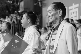 袁隆平生前学生痛别恩师：要沿着他未走完的路，坚定地走下去视频封面