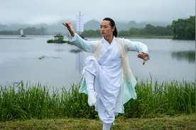 24式简化太极拳，阳康后适合练习，提高身体免疫力！排出病毒