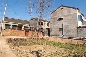 农村生活第104天， 村里为啥都要盖4米高的院墙，以前被偷怕了