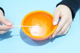 女士长小胡子太尴尬了，只要用点厨房必备的调料，和小胡子说拜拜