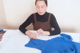 高领毛衣勒脖子！巧手师傅教你这样改，改后舒适又漂亮