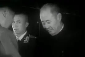 第四野战军征程未洗，立下赫赫战功，进驻北平视频封面