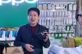 头条粉丝发来手机找景哥做屏幕，原装碎屏完美还原，这技术怎么样视频封面