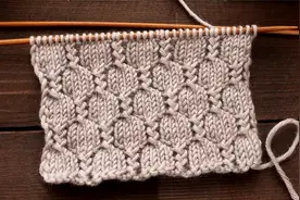 精致典雅的棒针编织花样，给男士织上衣或围巾很别致，行行有图解