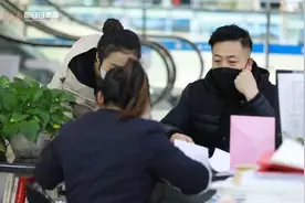 小白的全国两会Vlog | “红本本”放心拿到手 从此住房不发愁视频封面