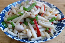 海鲜菇别再做汤了，教你最家常做法，清淡鲜嫩又下饭，太好吃了视频封面