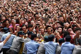 中央网信办要求取消明星艺人榜，严禁呈现饭圈粉丝互撕信息视频封面