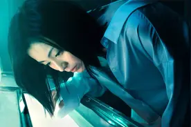 男人被未婚妻塞进了冰箱，第二天却死而复生。看的我毛骨悚然！视频封面