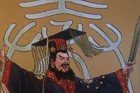 秦始皇毁坏舜妃坟墓后，天象异常，天降陨石刻5个大字视频封面