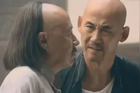 洪湖赤卫队：韩英果断抛刀，称霸洪湖多年的彭霸天终于毙命