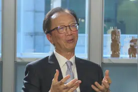 专访梁锦松：疫情反促成与伏明霞及子女的“恩赐”家庭时光视频封面