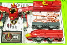 新干线战士DXS13漆黑辛卡里昂 红 铁道模型机器人变形玩具