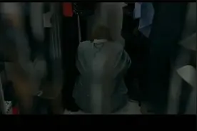 男子晚上洗漱准备睡觉 听到卧室妻子尖叫 出来看见恐怖一幕恐怖片视频封面