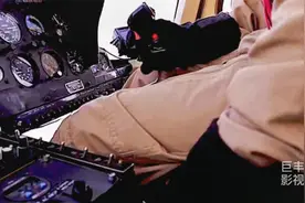 盘点：那些可以和飞机竞速的豪车，到底有多快，有钱人喜欢这么玩视频封面