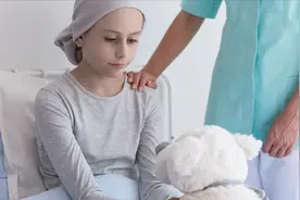 患白血病的孩子越来越多！白血病是怎么得上的？和哪些因素有关？视频封面