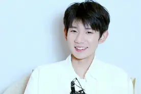 王源鼓励粉丝减肥：多吃水果和蔬菜，王源哥哥把你爱！