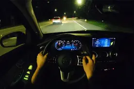 2021款奔驰GLC300 | 夜间第一视角试驾！视频封面