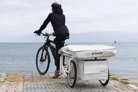 这自行车拖挂车，充气就能变露营房车，走到哪就睡到哪视频封面