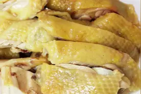 大厨教你做隔水蒸鸡，太香了，鸡肉鲜美滑嫩，大人小孩都爱吃