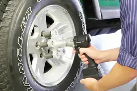 卸轮胎螺丝很麻烦，德国这个发明真是太先进了，几秒就能卸完螺丝视频封面