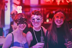 越南鼓车载DJ 经典老歌 美女热舞 ，动感节奏非常好听