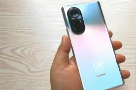 华为Nova 8终于发布，麒麟985+120Hz屏，仅卖3299元起！视频封面