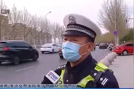 青岛象耳山公园游客多，门前停车造成拥堵，这事该怎么解决？视频封面