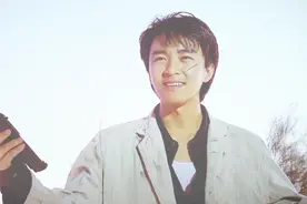 周润发捐56亿，古天乐捐100所学校，周星驰捐什么值得称赞？视频封面