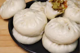 蒸包子不用提前发面，现吃现做，蒸出来的包子雪白松软，太香了视频封面