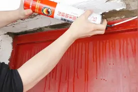 不管门窗边上的缝隙有多大，只要学会打泡沫胶，立马变得密不透风