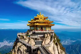 五一游洛阳人气“爆棚” 老君山给未能入园游客打“旅行欠条”视频封面