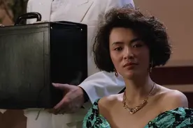 谭咏麟的赌本不够，未婚妻太阔气，拿出全部资产一亿七千万支持他视频封面