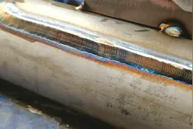 师傅工资一天500，摇把鱼鳞焊好多网友看了都说漂亮，你觉得呢？视频封面