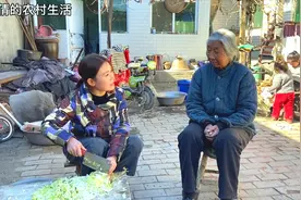 农村85岁奶奶说媒，没想到姑娘却提出这样的条件？可把奶奶愁坏了视频封面