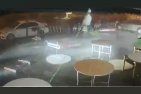 四川安岳突现13级狂风伴随暴雨冰雹：有房屋受损，市民惊呼不已视频封面