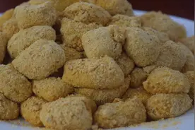 爱吃糯米糍粑的，试试这个黄豆粉糯米糍粑，做法简单，又香又糯