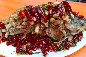 鳊鱼的新做法，酥脆爽口麻辣过瘾，连鱼刺都是酥的，直接咽下肚