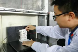 我国首台自主研发加速器硼中子俘获治疗实验装置研制成功视频封面