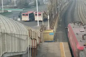 确认外勤手信号鸣笛发车，哈尔滨开往成都的K548次塘沽站发车视频封面