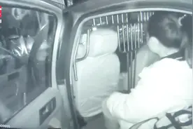 执法突查火车站，15辆出租车违规喊价拉客：一律扣车罚款视频封面