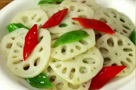 炒莲藕不要直接下锅，难怪发黑不好吃，多加这一步，爽脆不发黑视频封面