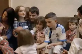 你见过生娃上瘾的女人吗？20年生了2个足球队，还要继续生！视频封面