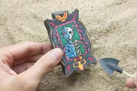 制作搞怪的奥特曼变身器盲盒，挖出变异艾克斯，骷髅形态太有趣视频封面