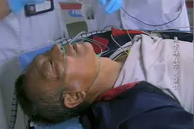 急诊：大爷被集卡拦腰碾压，器官被挤出来了，护士看到都吓坏了视频封面