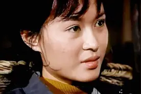 老电影《勿忘我》（1982年），雯雯用勿忘我向周虹传达了爱慕之情