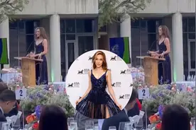 谷爱凌演讲为自己中国血统自豪！外国领奖台上赞扬中国美食和教育视频封面