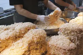 韩国街头小吃：炸猪排制作全过程，看着太馋人了视频封面