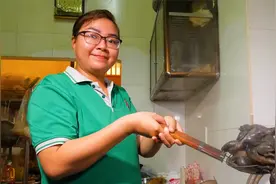 当外国人看中医，拔火罐时吓破胆，佛跳墙食材珍贵味道好，纪录片视频封面