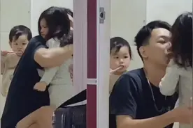 奶爸跪地花式哄闺女，后边亲儿子在线吃瓜，家庭地位一目了然视频封面