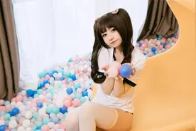 青春美少女cosplay小吉的私密乐园，爆机少女喵小吉拍摄花絮
